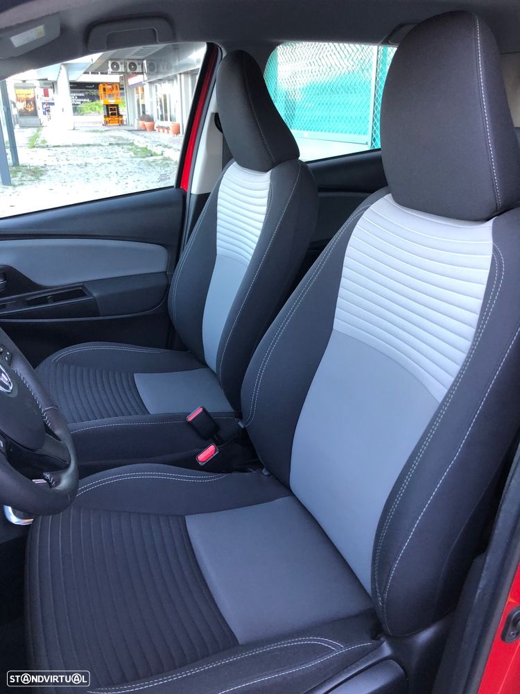 Toyota Yaris 1.5 HSD Comfort - 19