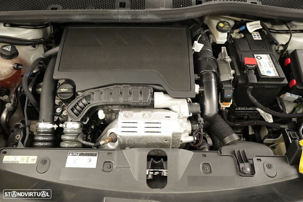 Peugeot 2008 1.2 PureTech GT EAT8 - 24