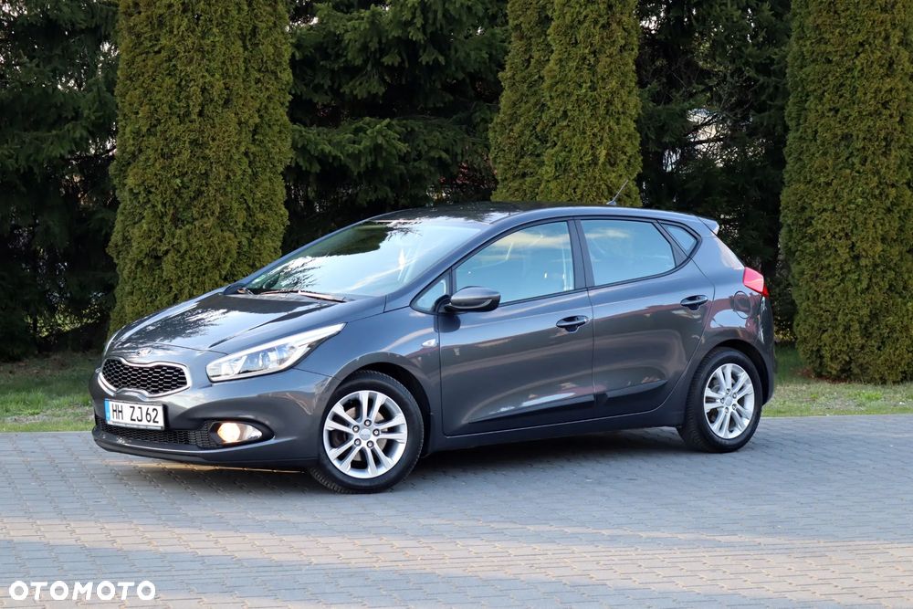 Kia Ceed 1.6 GDI Dream Team Edition - 4