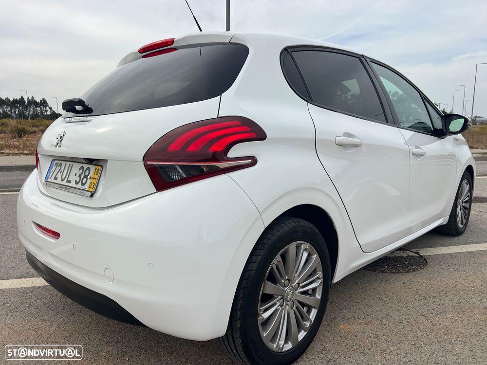 Peugeot 208 1.2 PureTech Style - 21
