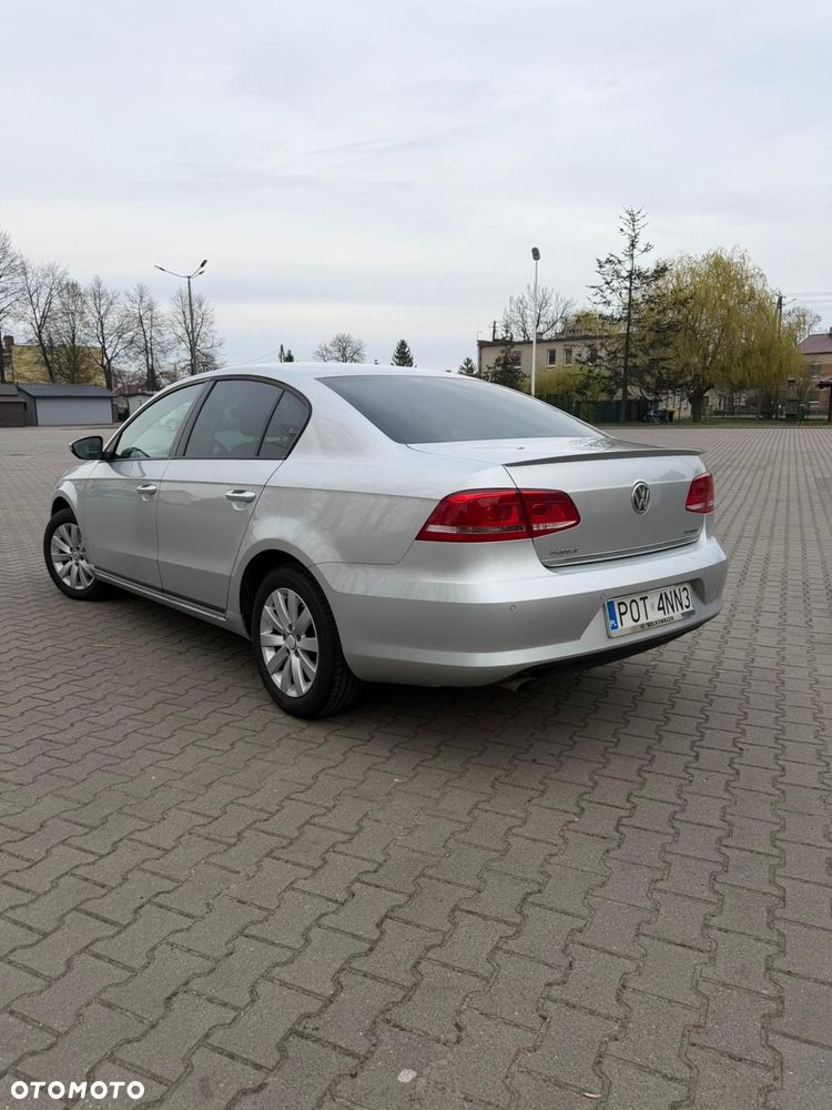 Volkswagen Passat 1.6 TDI Comfortline - 5