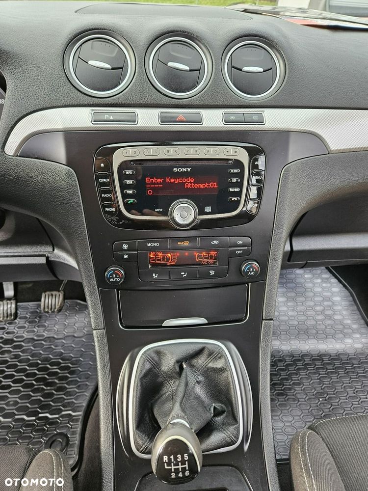 Ford S-Max - 13