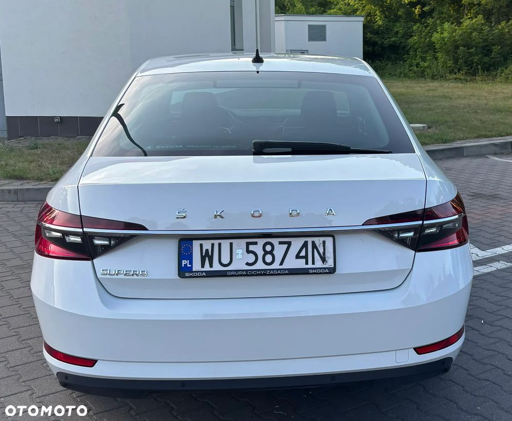 Skoda Superb 2.0 TDI SCR Style DSG - 4