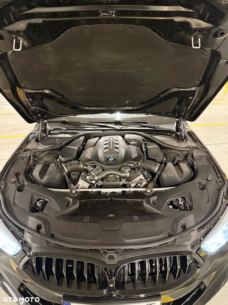 BMW Seria 8 - 14