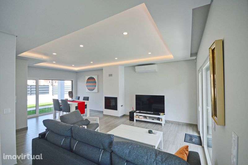 Moradia Isolada T4 com Piscina e Suita totalmente equipada com AC - Grande imagem: 3/11