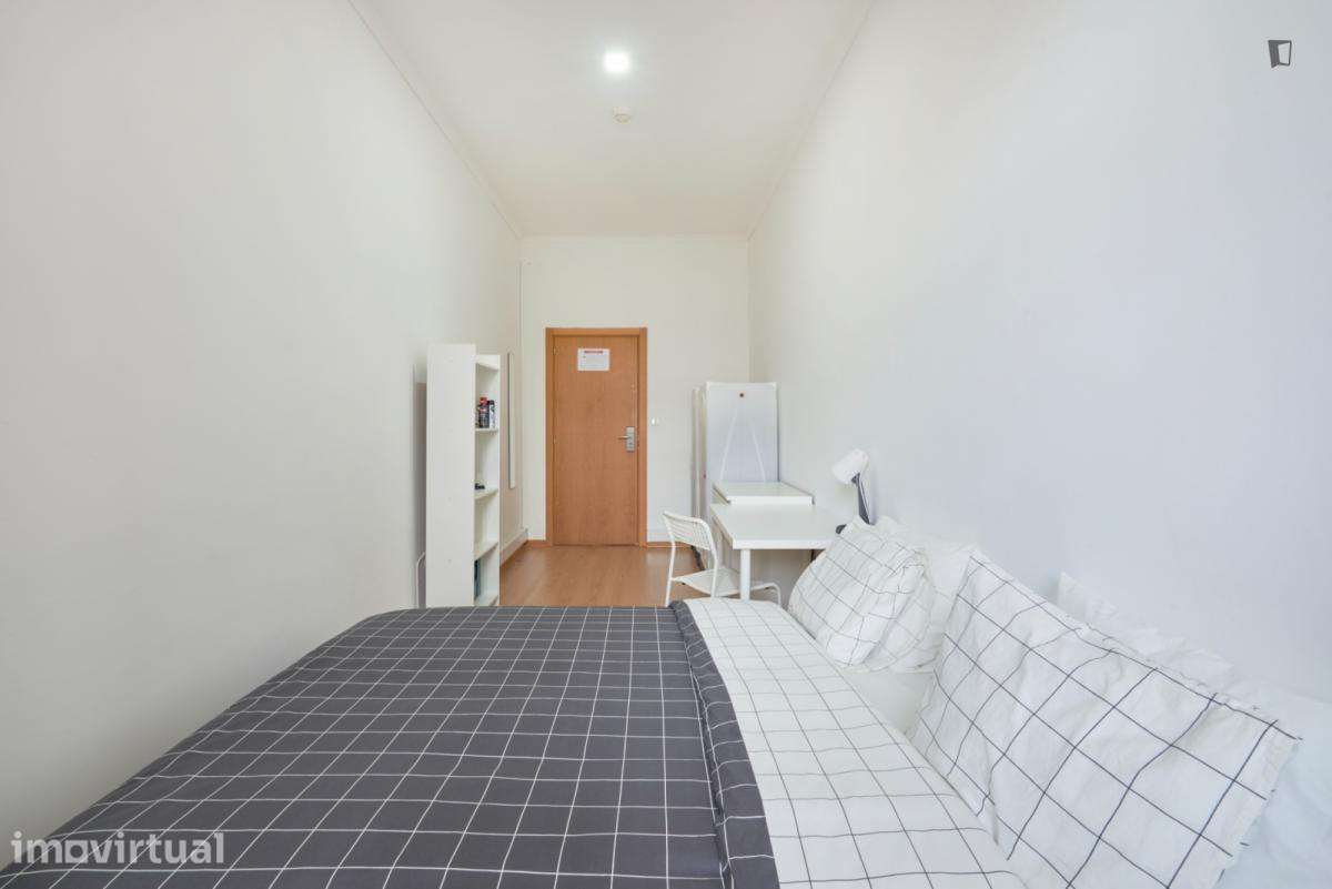 Quarto - localizado em Entrecampos Lisbon - Grande imagem: 4/12