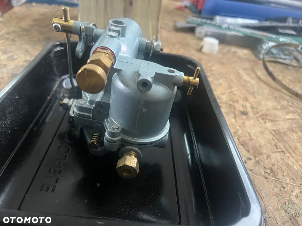 Gaźnik Massey Ferguson FE - 4