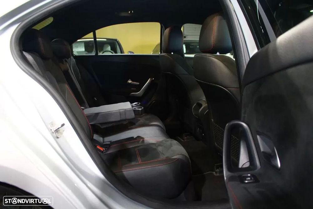 Mercedes-Benz A 250 e AMG Line - 23