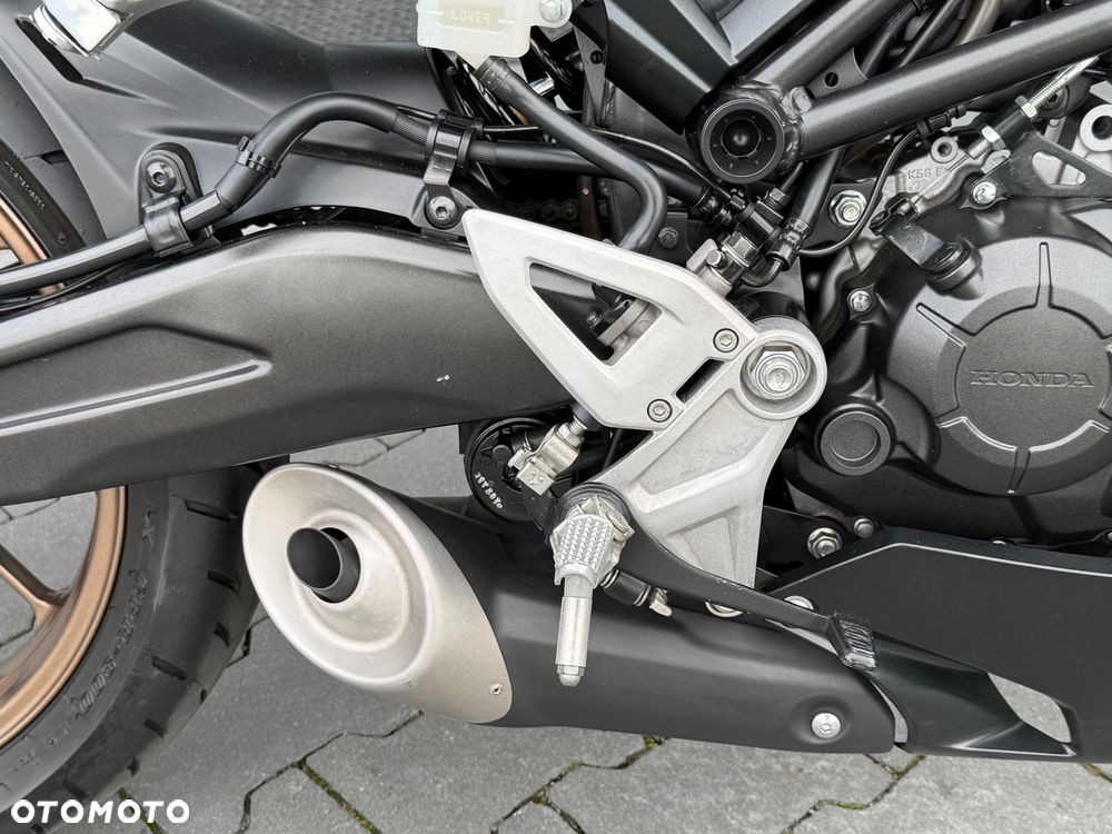 Honda CB - 16