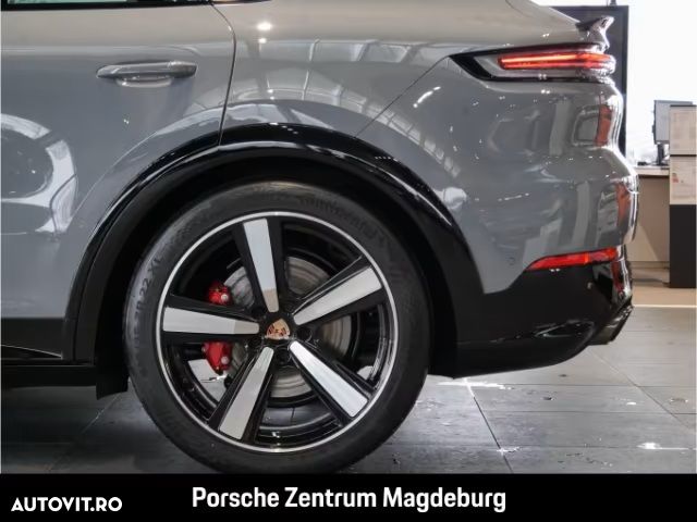 Porsche Cayenne Coupe GTS - 17