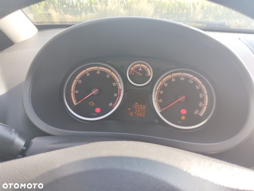 Opel Corsa - 8