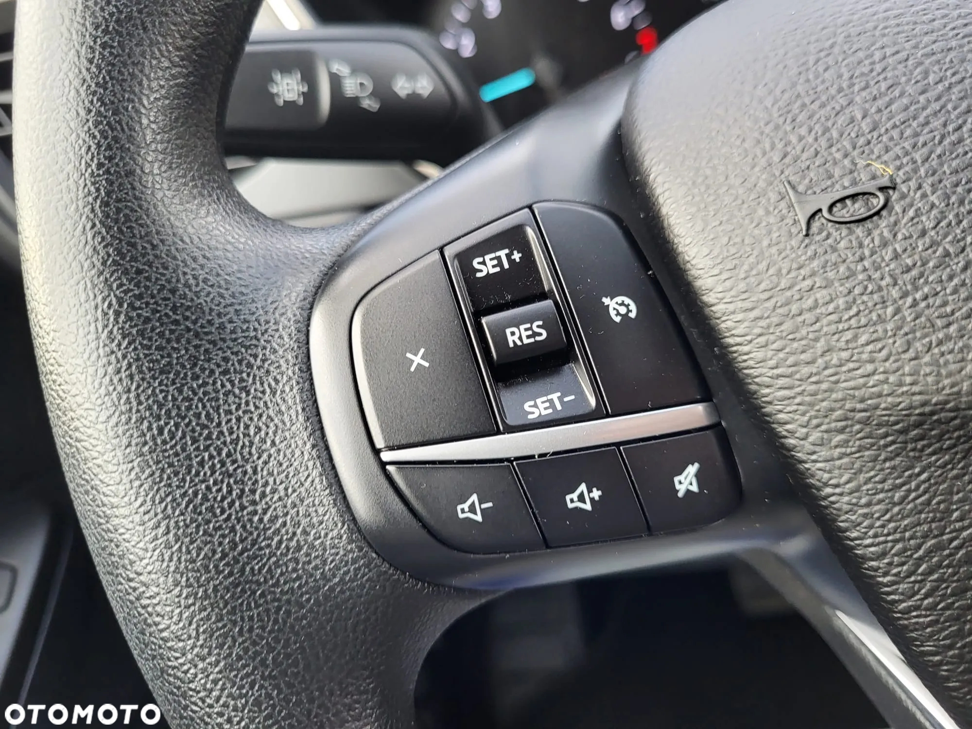 Ford Kuga - 22