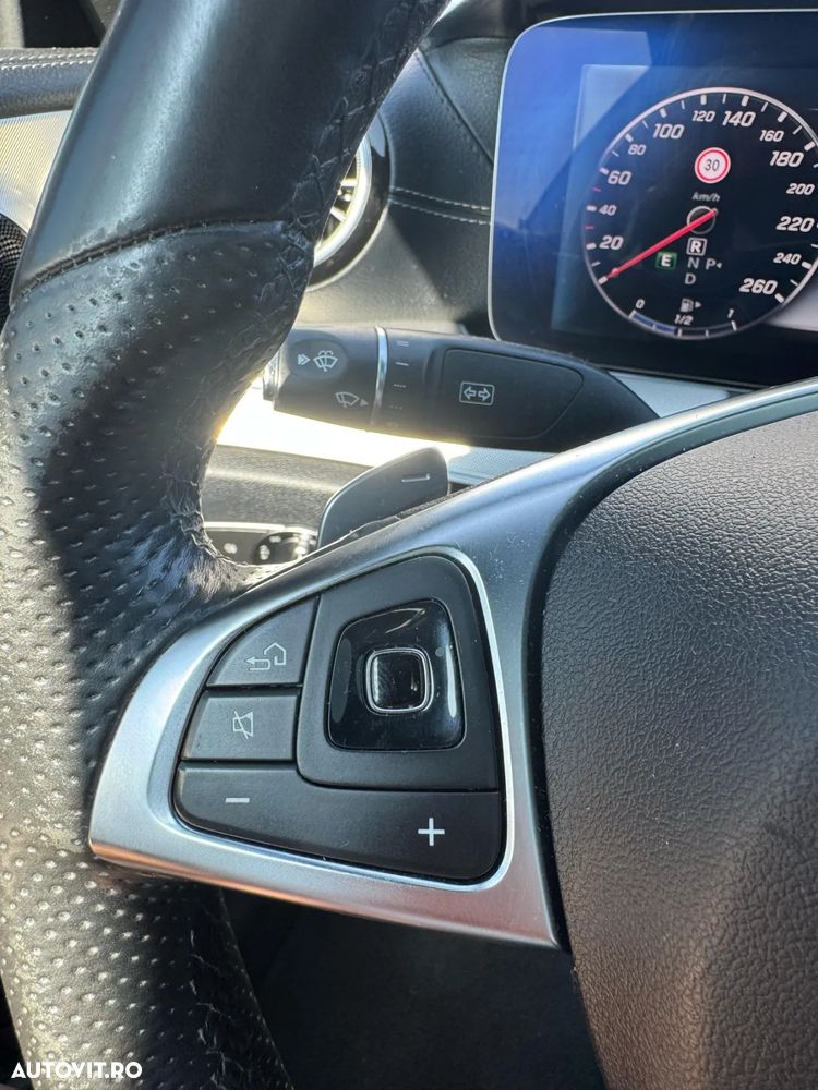 Mercedes-Benz E 400 4Matic Cabrio 9G-TRONIC AMG Line - 27