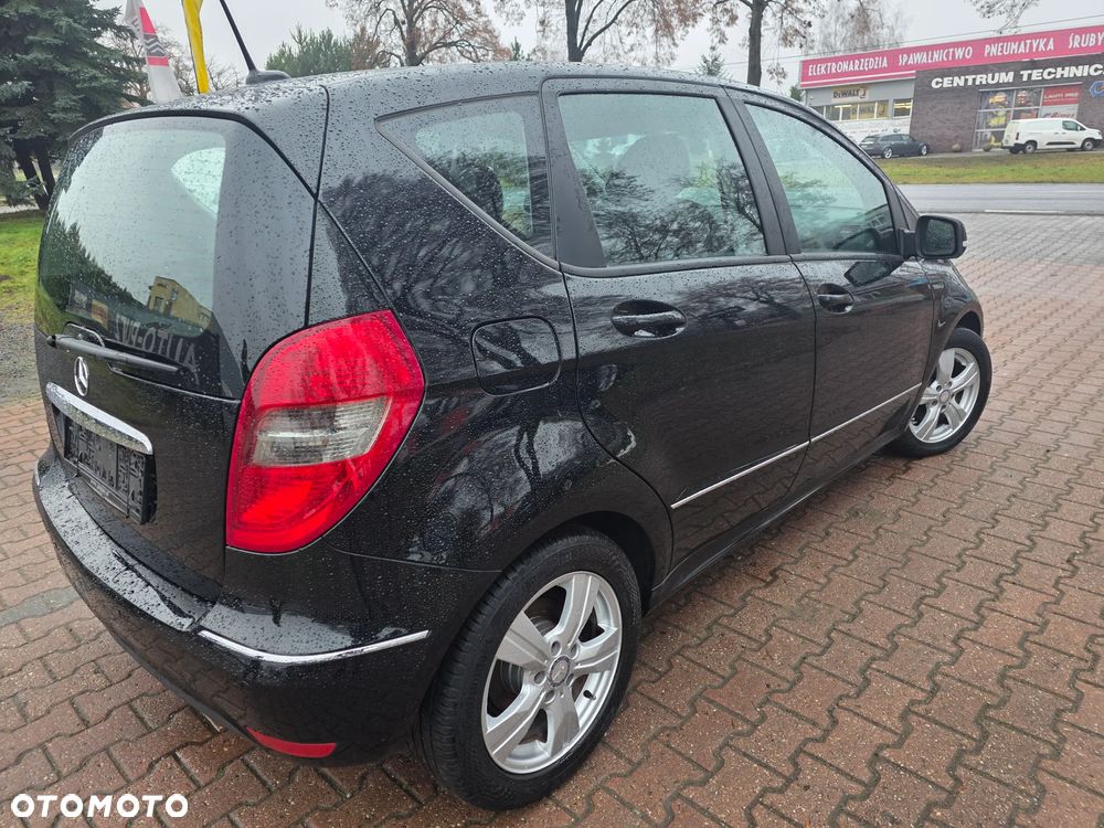 Mercedes-Benz Klasa A 150 BlueEFFICIENCY Elegance - 2