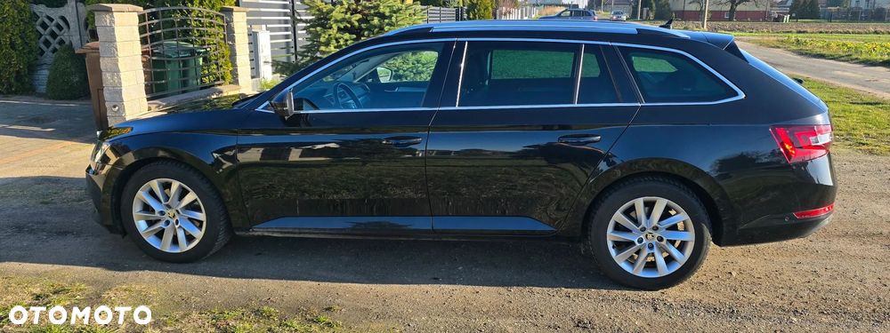 Skoda Superb 2.0 TDI DSG Ambition - 4