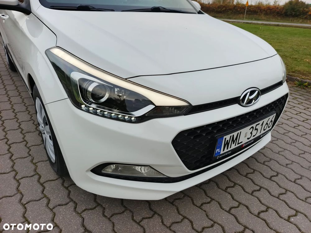 Hyundai i20 1.1 CRDi Style - 28
