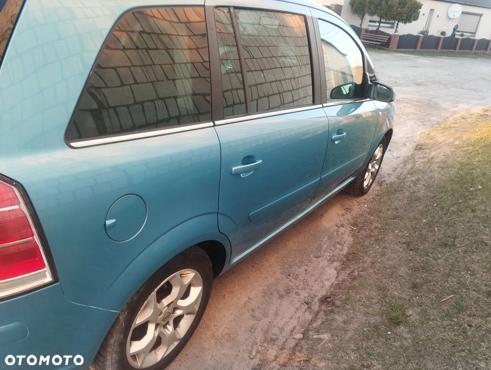 Opel Zafira - 11
