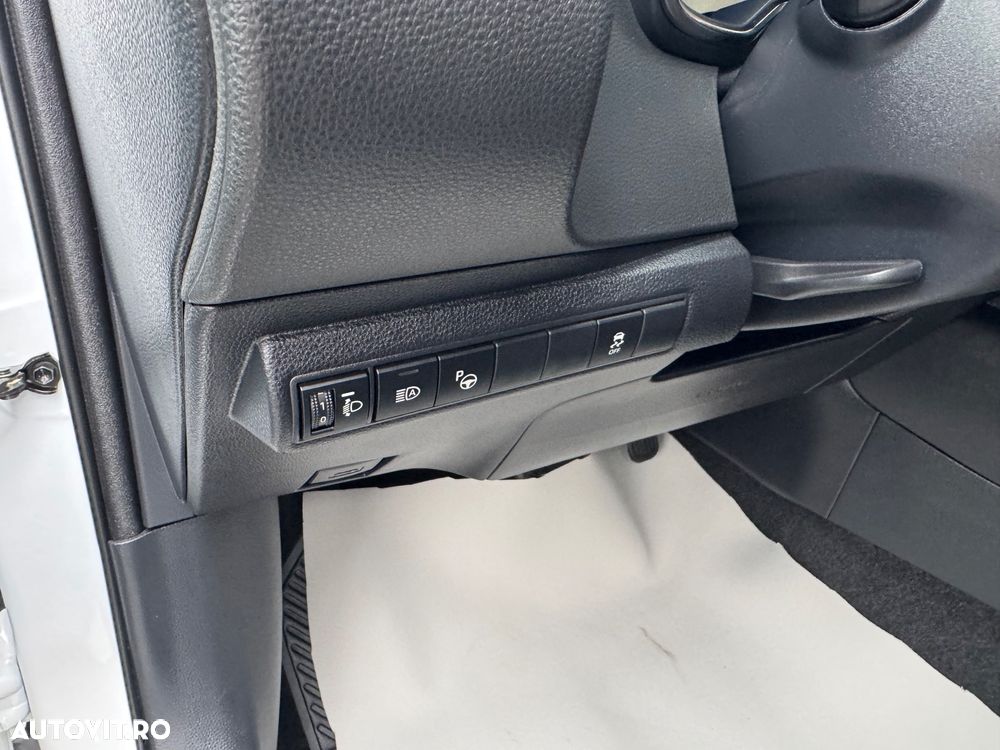 Toyota Corolla 1.8 HSD Business - 13