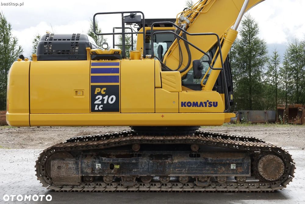 Komatsu PC210LC-11 - 11