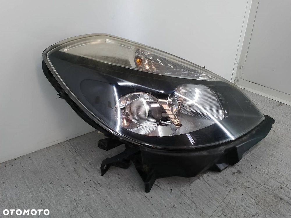 LAMPA PRZÓD PRAWA RENAULT CLIO III 8200261612   89900162 - 10