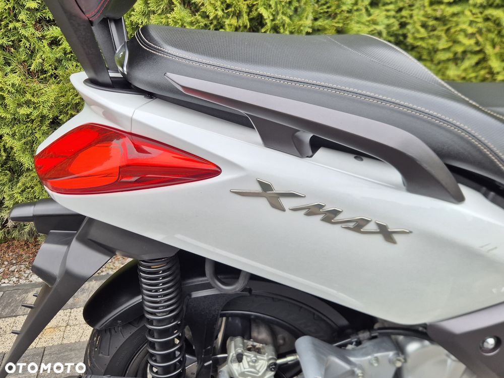 Yamaha X-max - 12