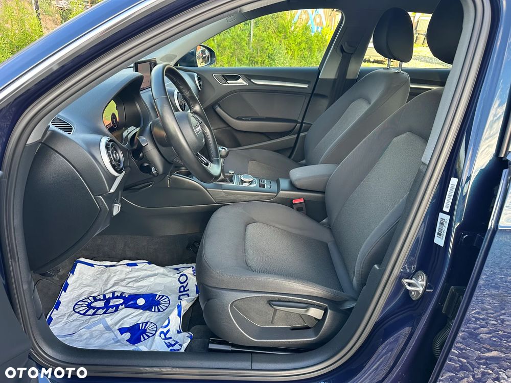 Audi A3 Sportback 2.0 TDI design - 27