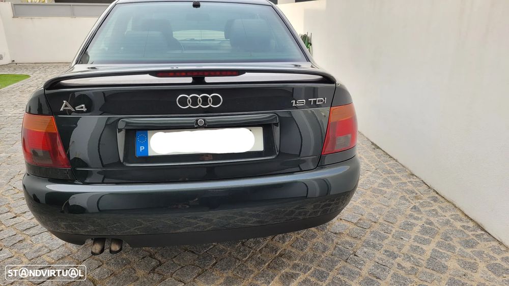 Audi A4 1.9 TDI Confort - 3