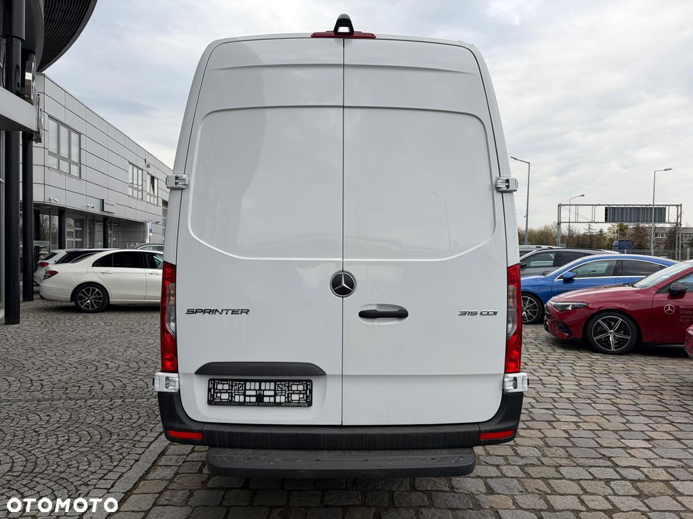 Mercedes-Benz Sprinter L4H2 - 5