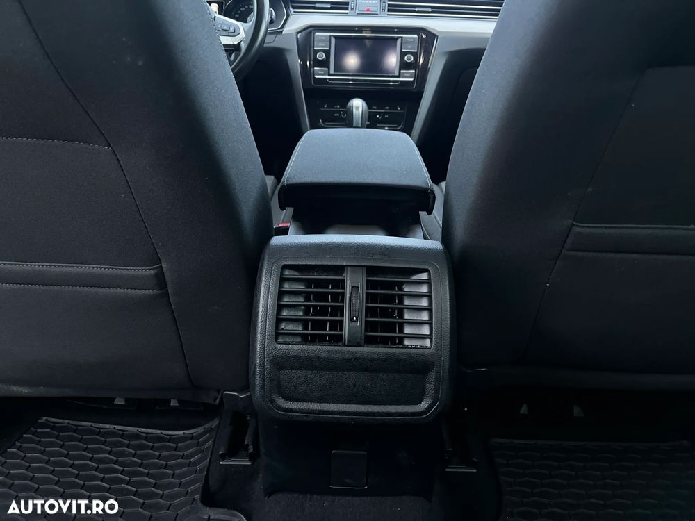 Volkswagen Passat - 29