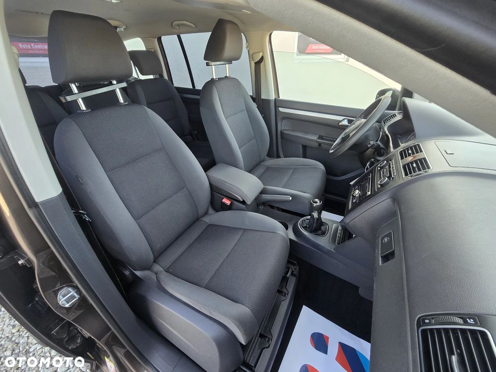 Volkswagen Touran 1.6 TDI DPF STYLE - 9