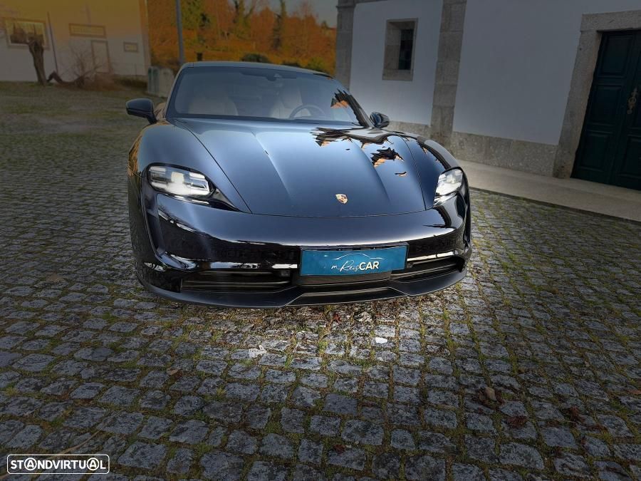 Porsche Taycan 4S - 12