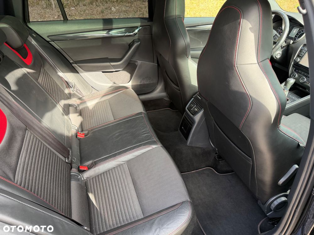 Skoda Octavia 2.0 TDI DSG RS - 30
