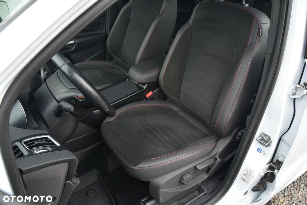 Ford Kuga 2.0 TDCi 4x4 ST-Line - 28