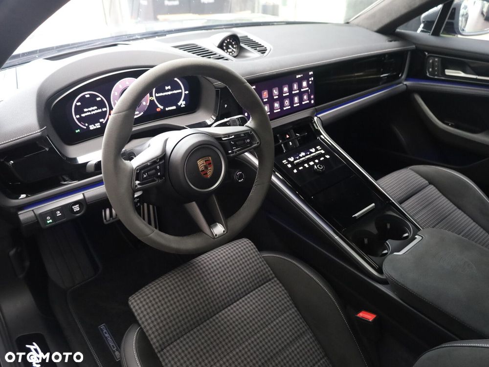 Porsche Panamera - 8