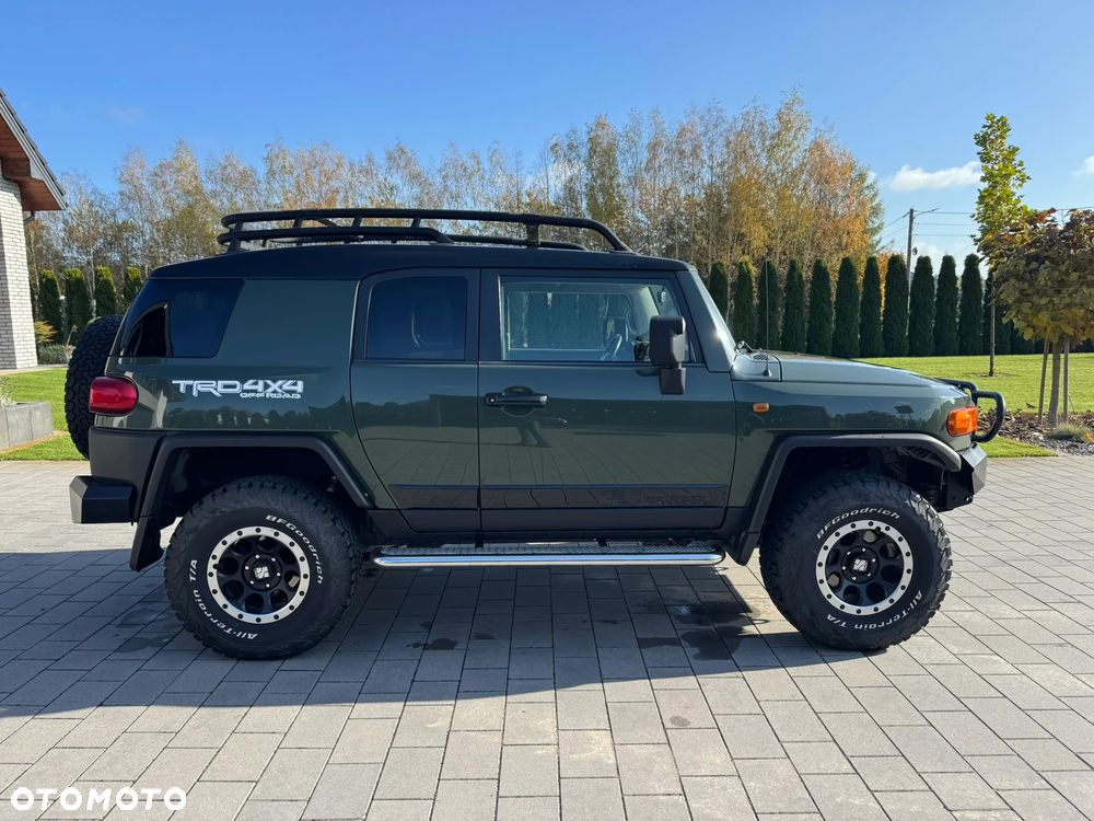 Toyota Fj 2012 photo 5