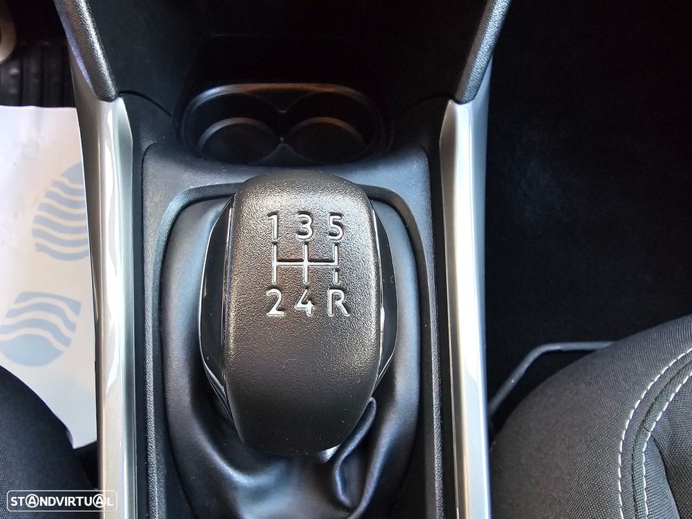 Peugeot 2008 1.2 PureTech Active - 17