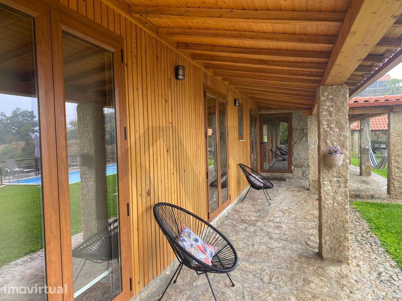 Moradia T3 com jardim e piscina