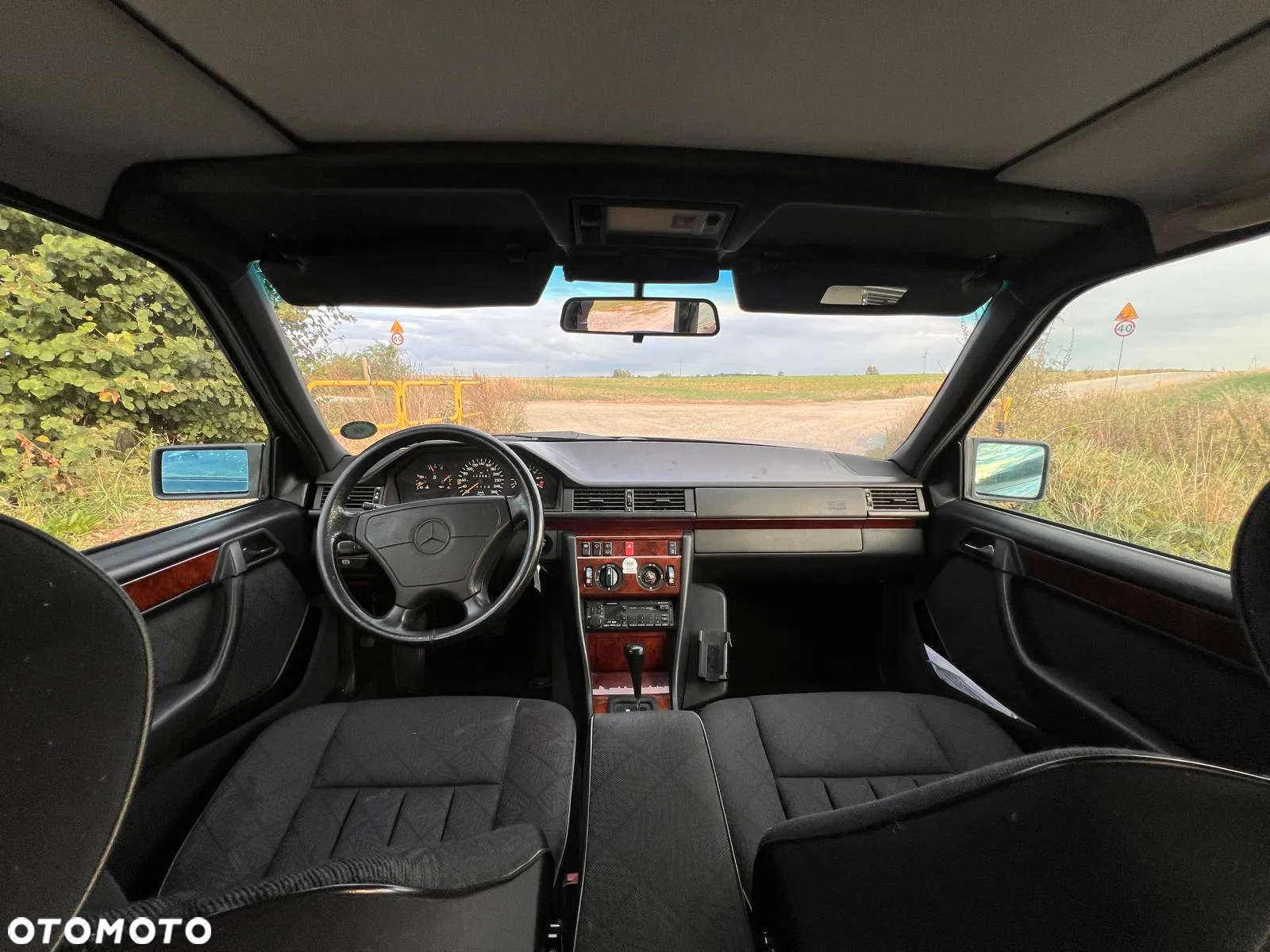 Mercedes-Benz 280 - 8