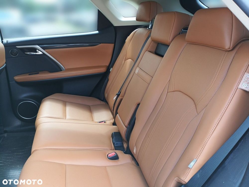 Lexus RX - 15
