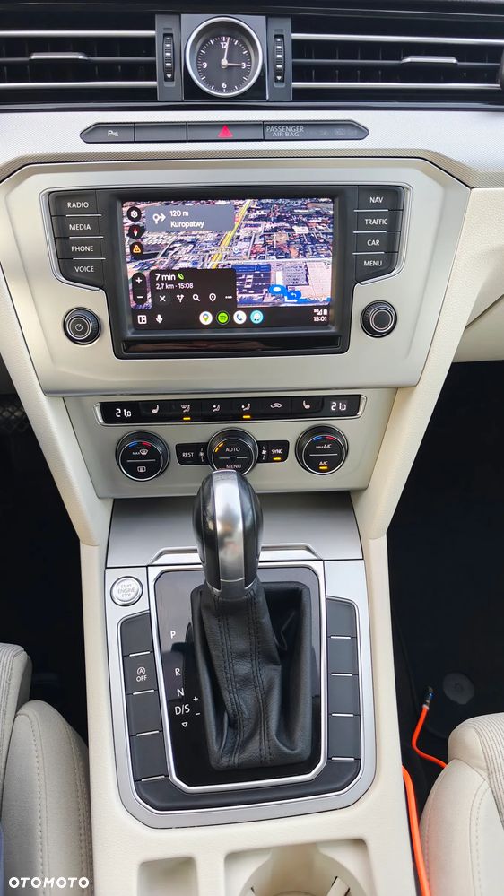 Volkswagen Passat 2.0 TDI BMT Comfortline DSG - 16