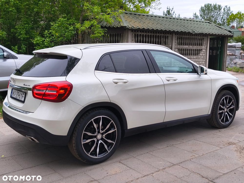 Mercedes-Benz GLA 250 4Matic 7G-DCT Activity Edition - 16