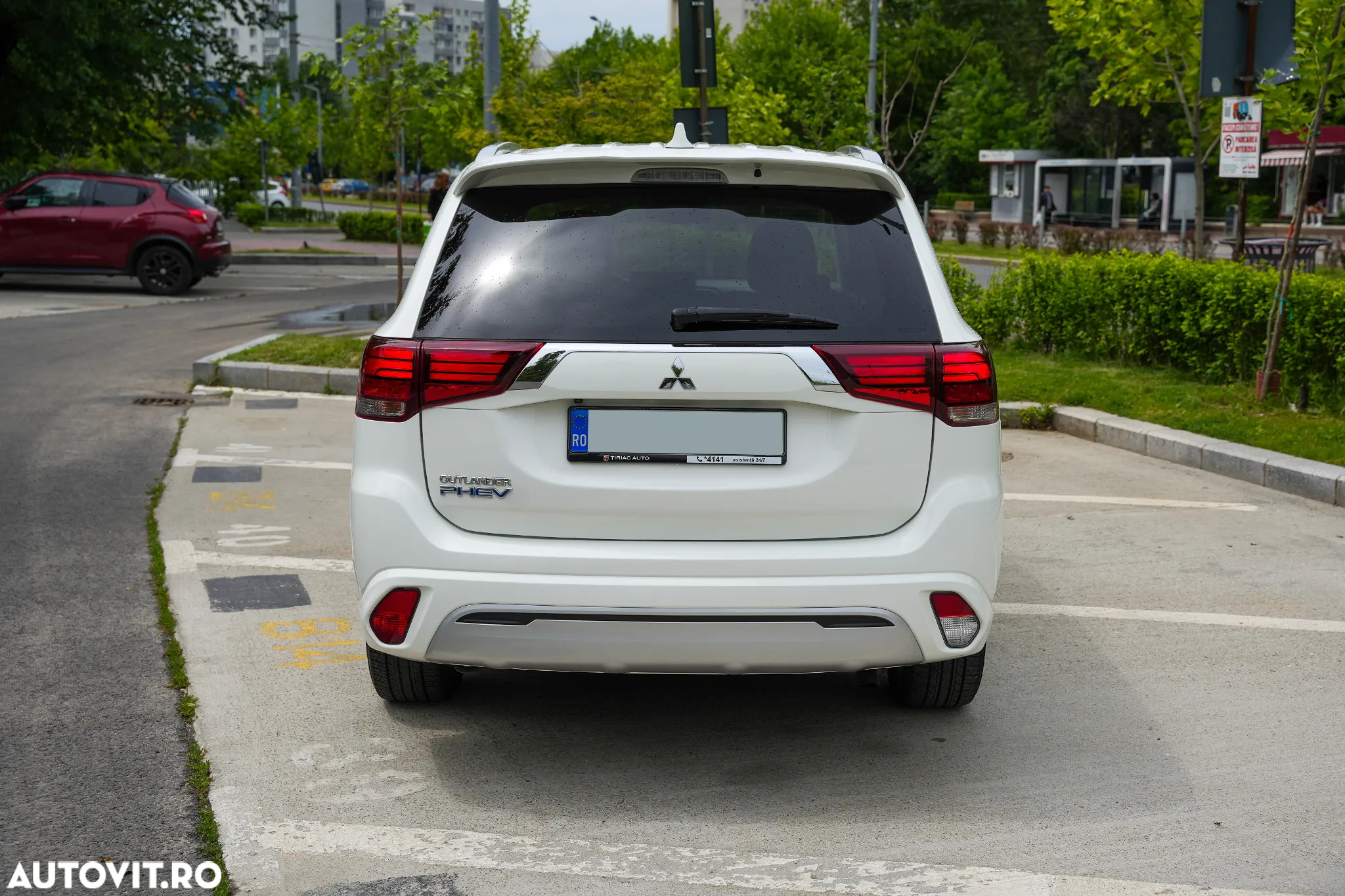 Mitsubishi Outlander PHEV 2.4 L 4X4 Invite - 5