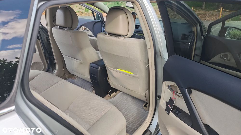 Toyota Avensis - 3