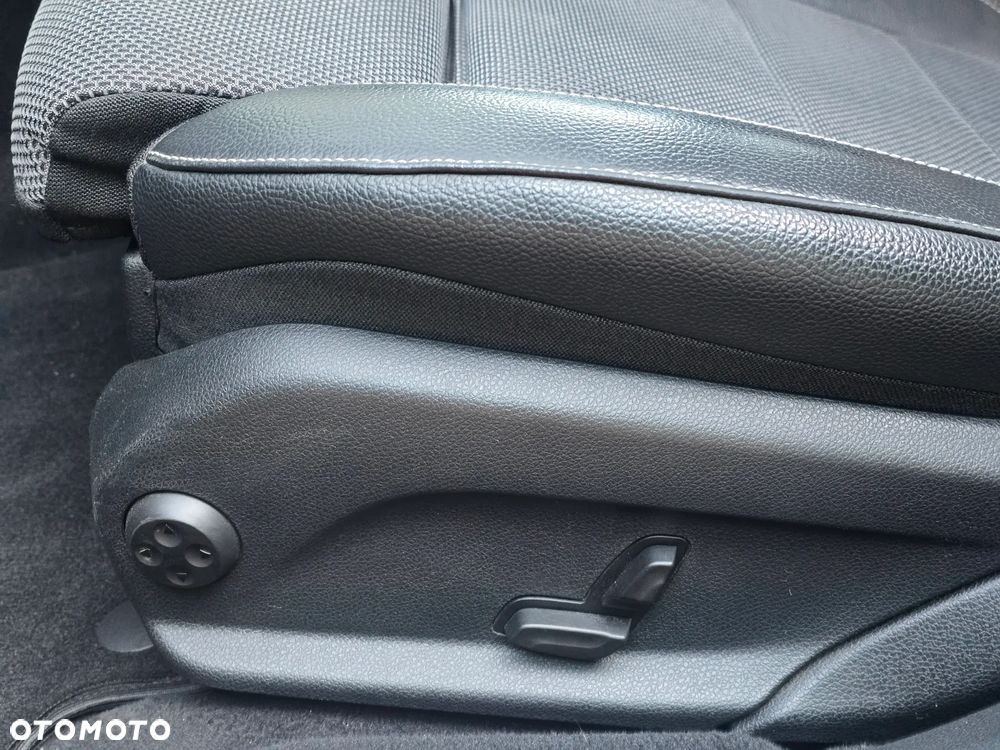 Mercedes-Benz Klasa E 200 d 9G-TRONIC Avantgarde - 19