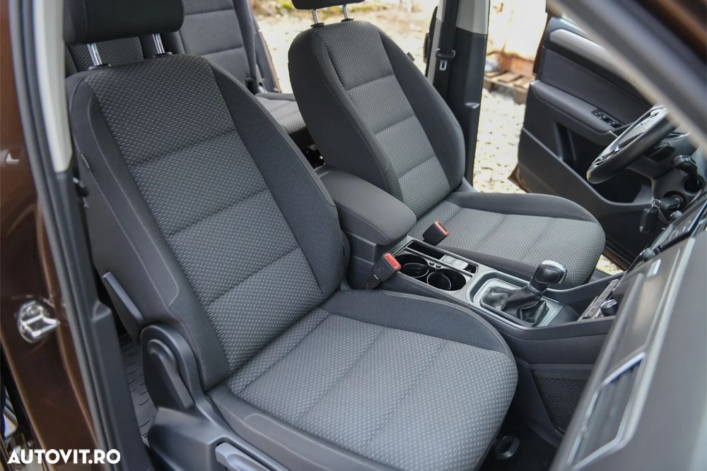 Volkswagen Touran - 14