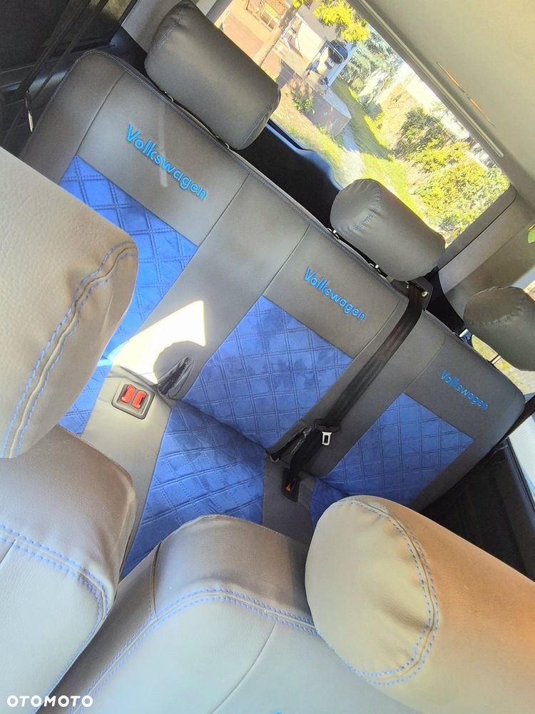 Volkswagen Caravelle - 12