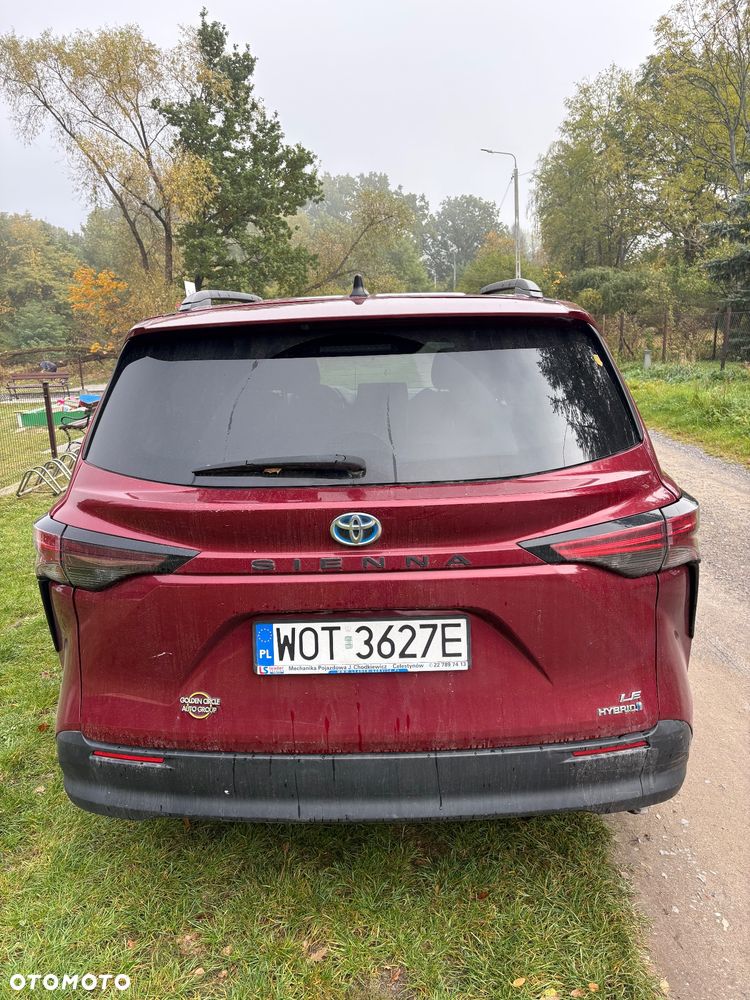 Toyota Sienna - 3