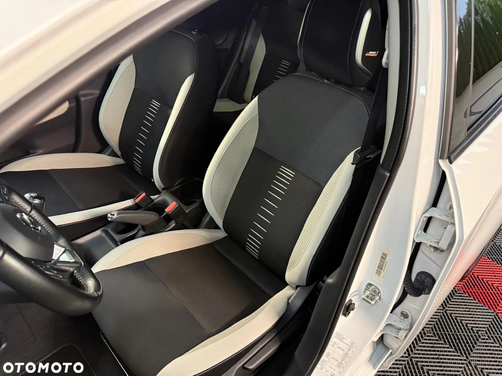 Nissan Micra 1.5 dCi Tekna - 8