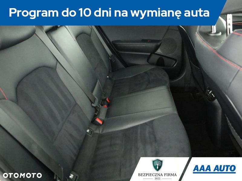 Kia Ceed - 8