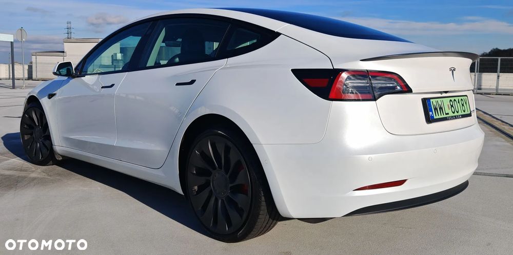 Tesla Model 3 - 8
